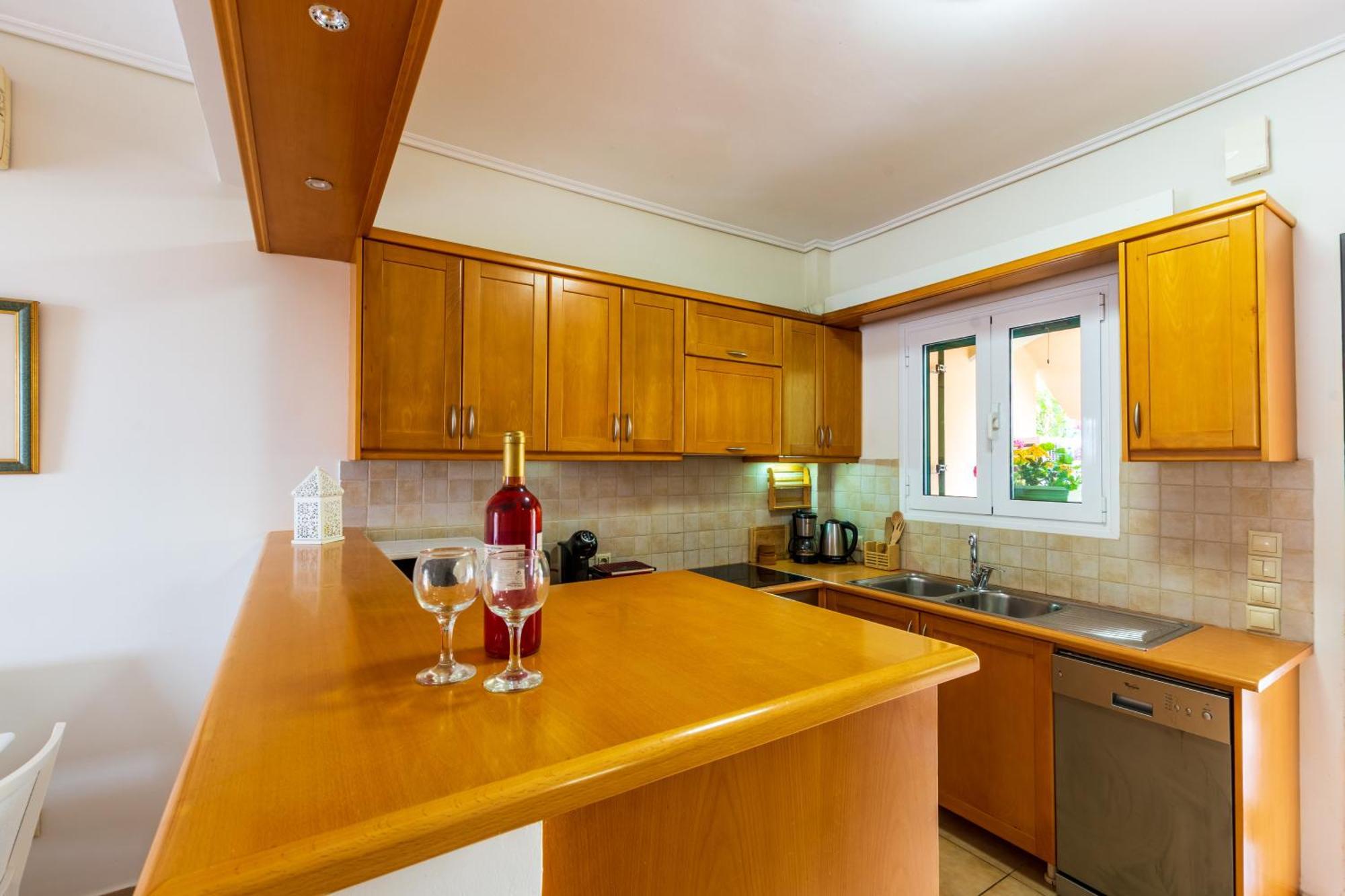 Barbati Seafront Luxury Suites Eksteriør billede