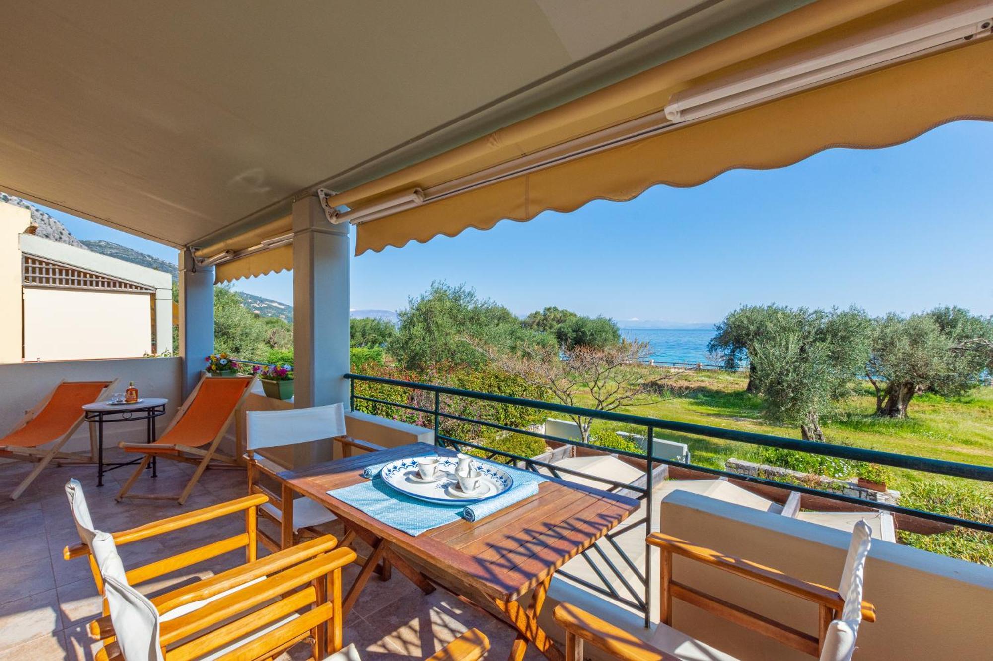 Barbati Seafront Luxury Suites Eksteriør billede