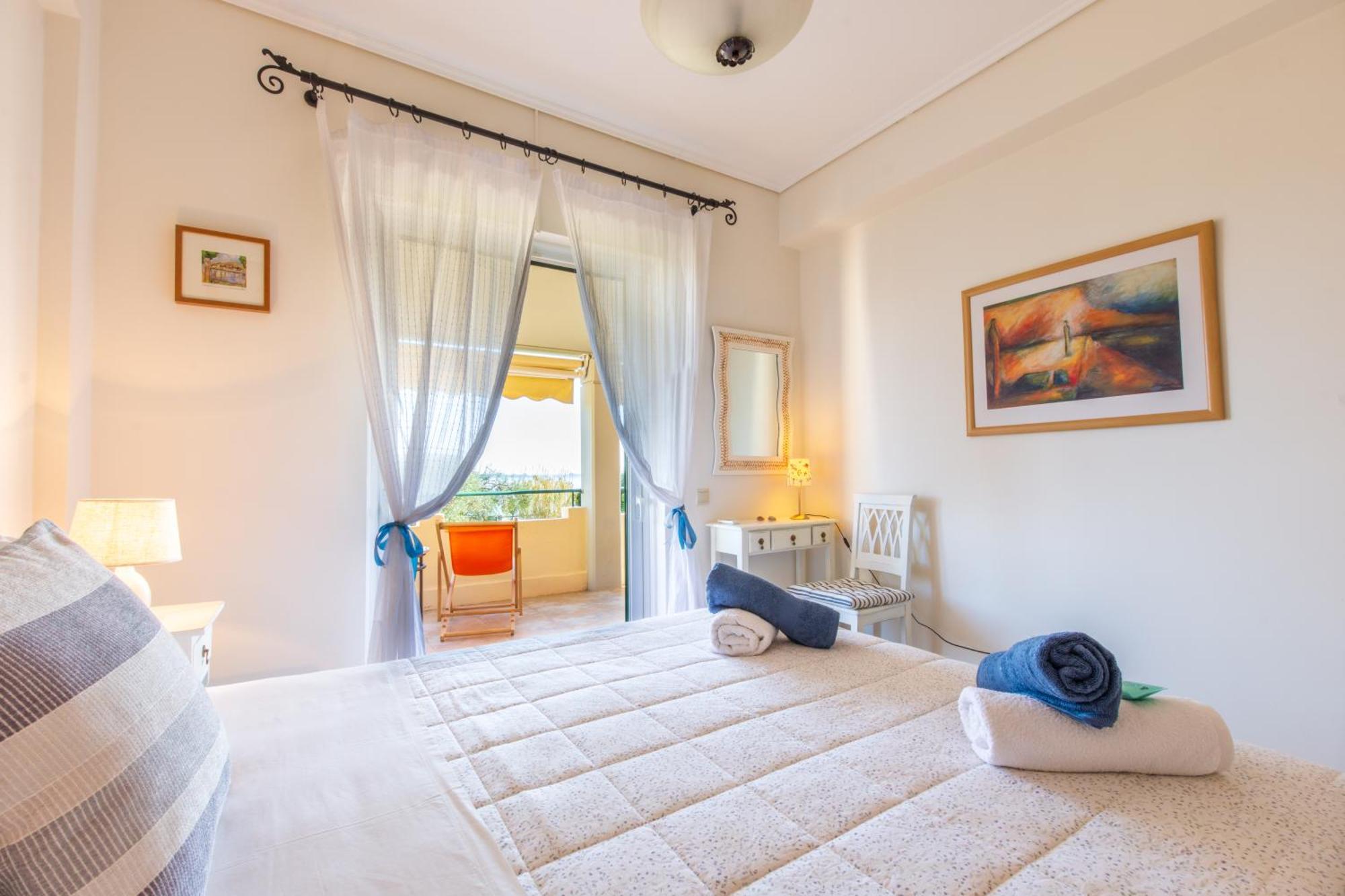 Barbati Seafront Luxury Suites Eksteriør billede