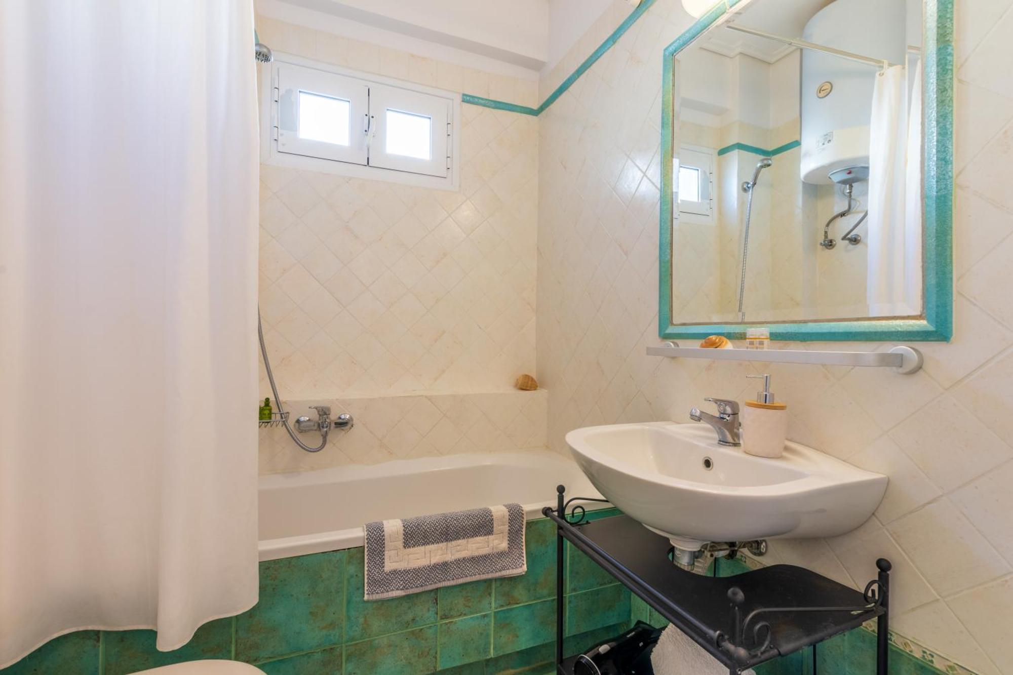 Barbati Seafront Luxury Suites Eksteriør billede