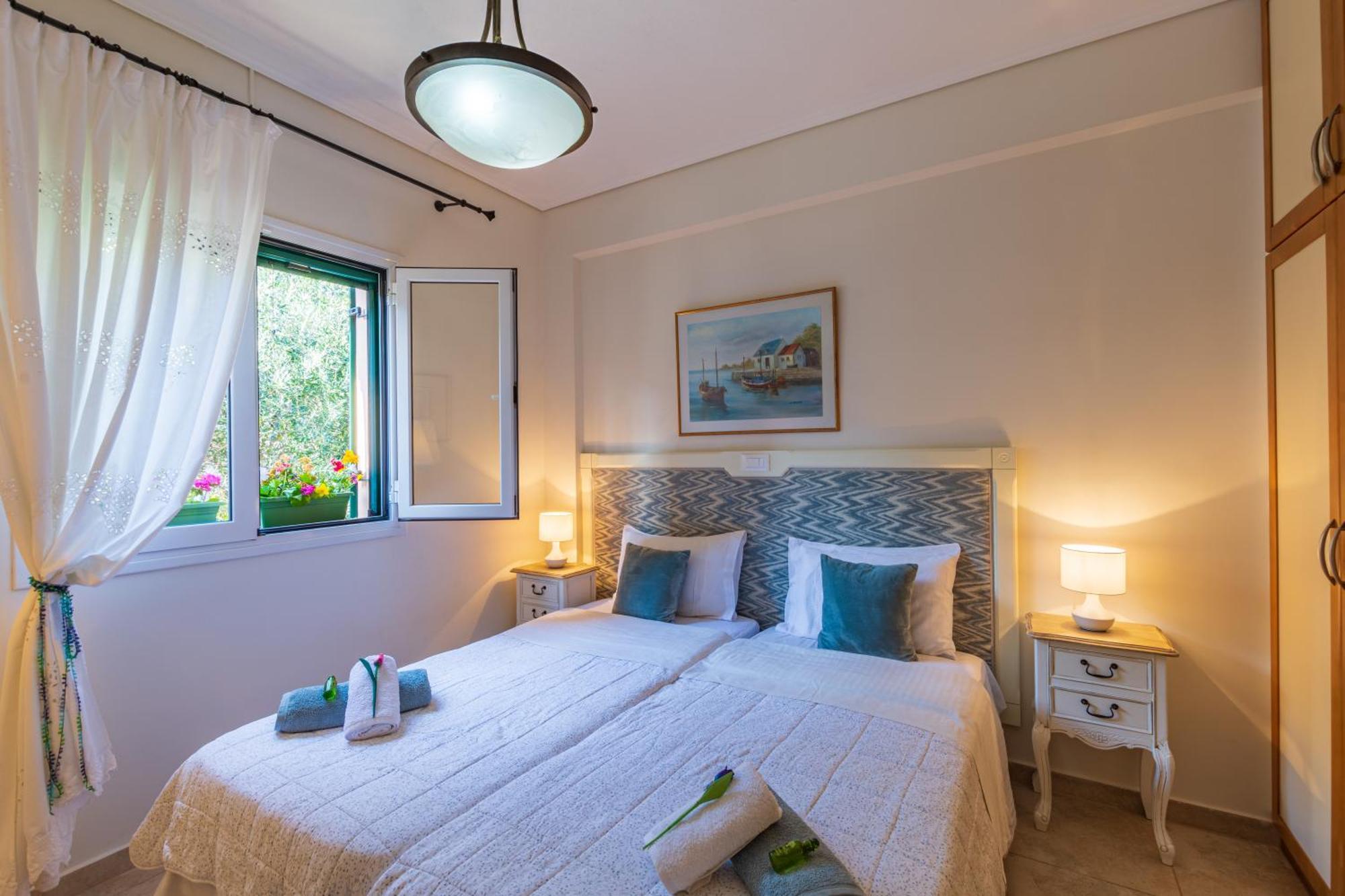 Barbati Seafront Luxury Suites Eksteriør billede